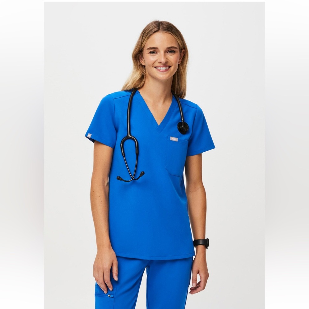 FIGS • Catarina One-Pocket Scrub Top